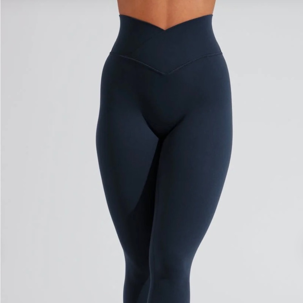 Buff Bunny Siren legging in color ‘Nebula’. Brand new, never worn.